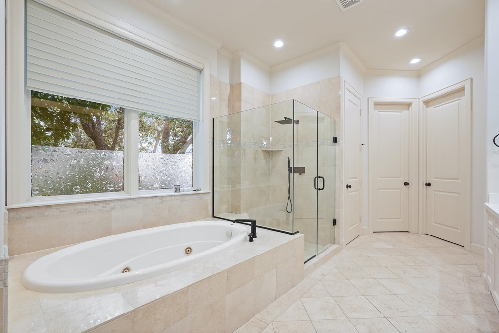 521 Lovett Boulevard - Photo 13