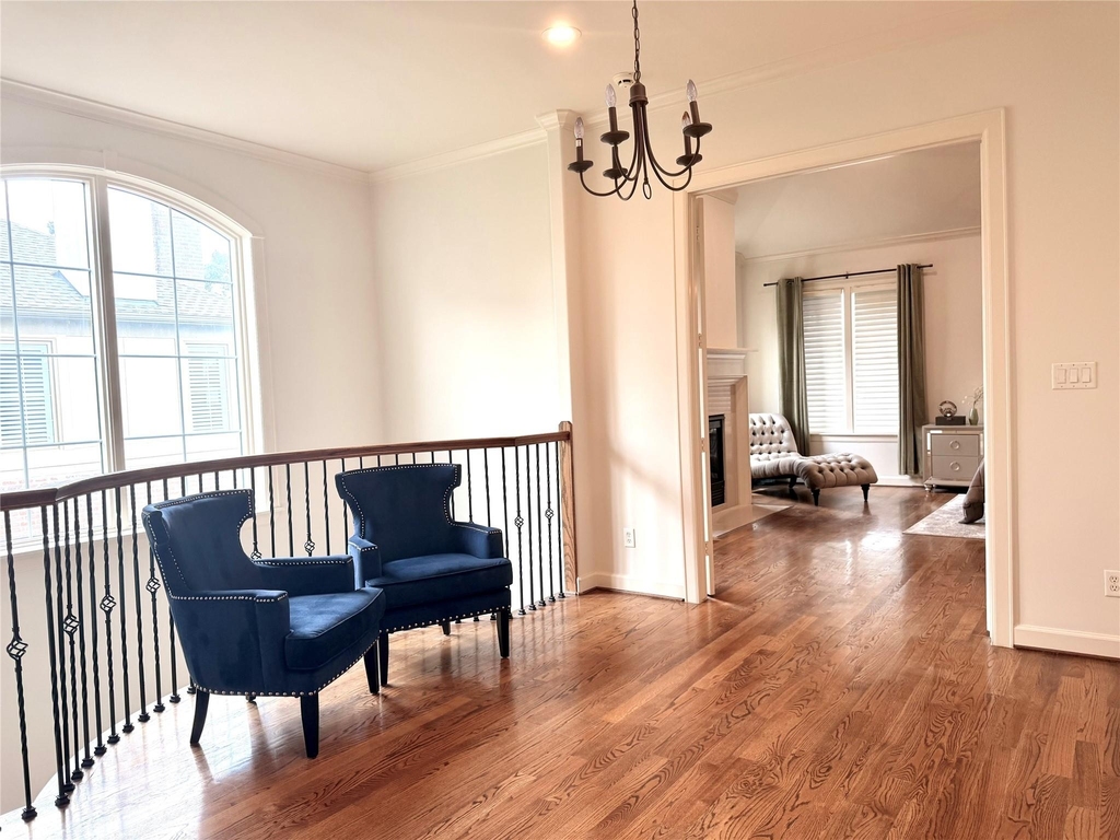 521 Lovett Boulevard - Photo 9