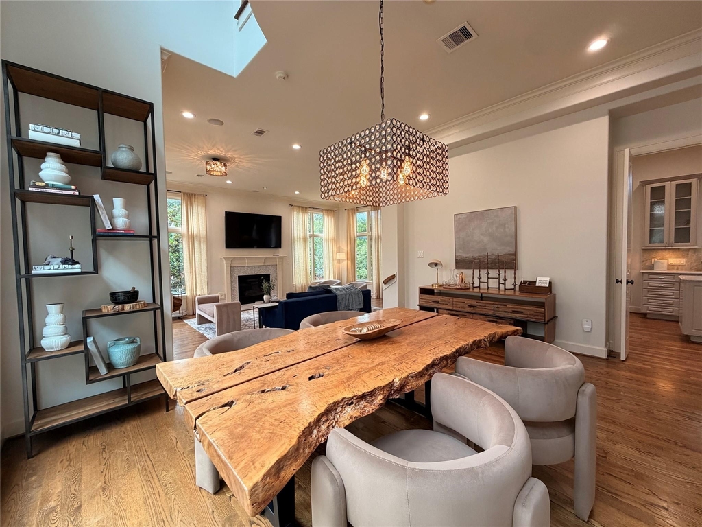 521 Lovett Boulevard - Photo 3