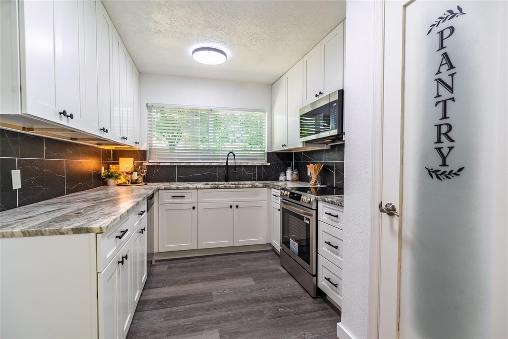 4855 Sulley Drive - Photo 10