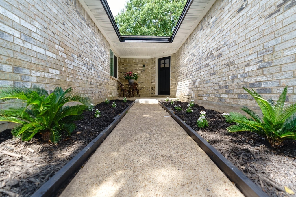 4855 Sulley Drive - Photo 4