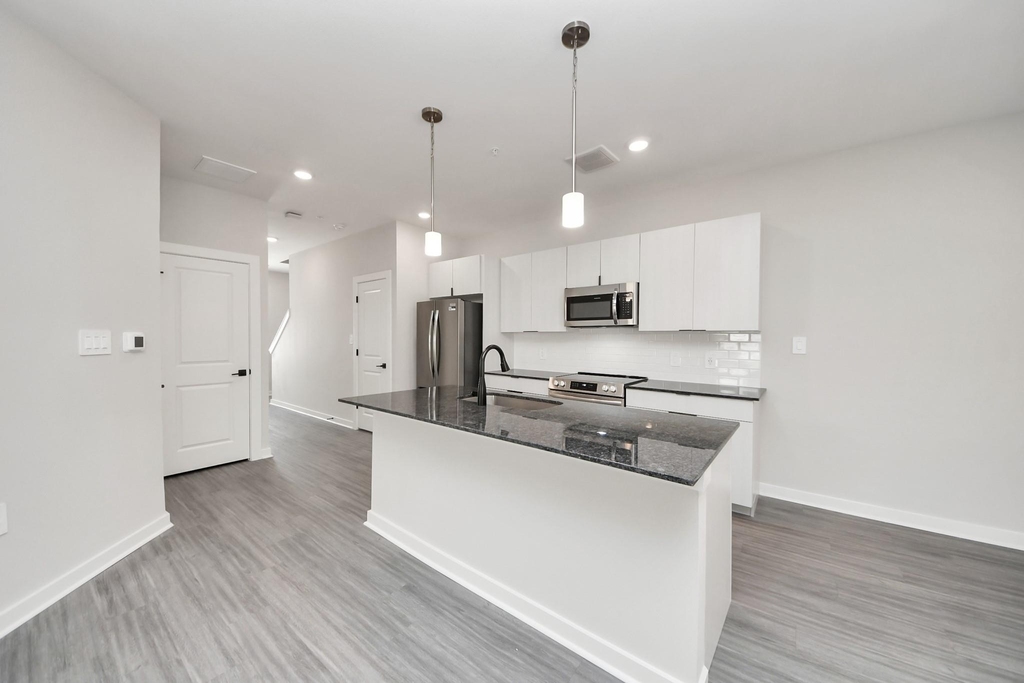 7711 Longmire Road - Photo 10