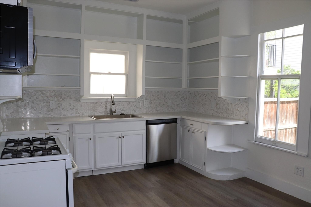 2008 Crockett Street - Photo 4