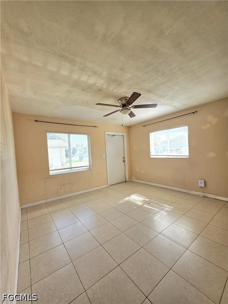 5546 6th Avenue - Photo 4