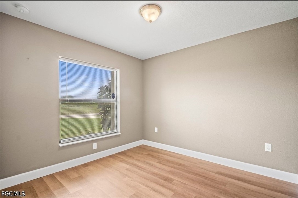 1530 Gretchen Avenue S - Photo 23
