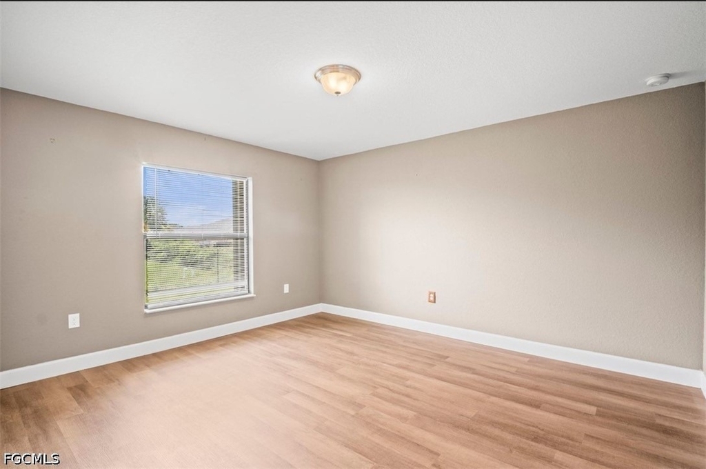 1530 Gretchen Avenue S - Photo 19