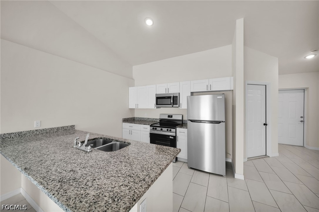 4106 Sw 7th Place - Photo 4