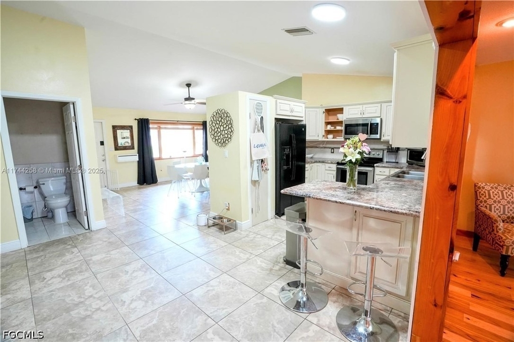 2304 Se 8th Terrace - Photo 4