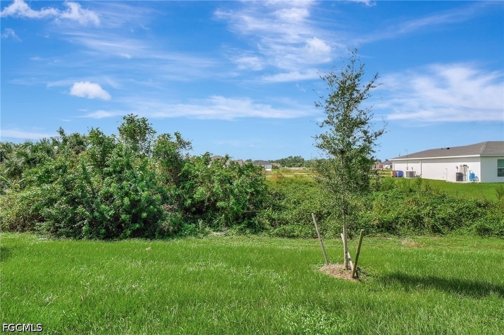 418 Pickford Avenue - Photo 2