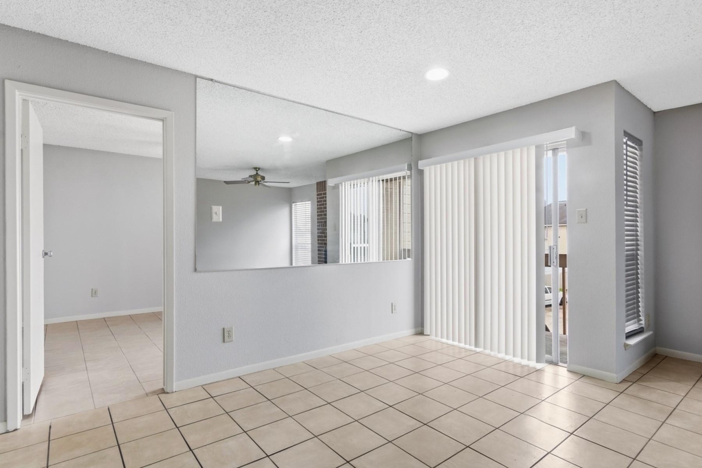 3919 Fairmont - Photo 1