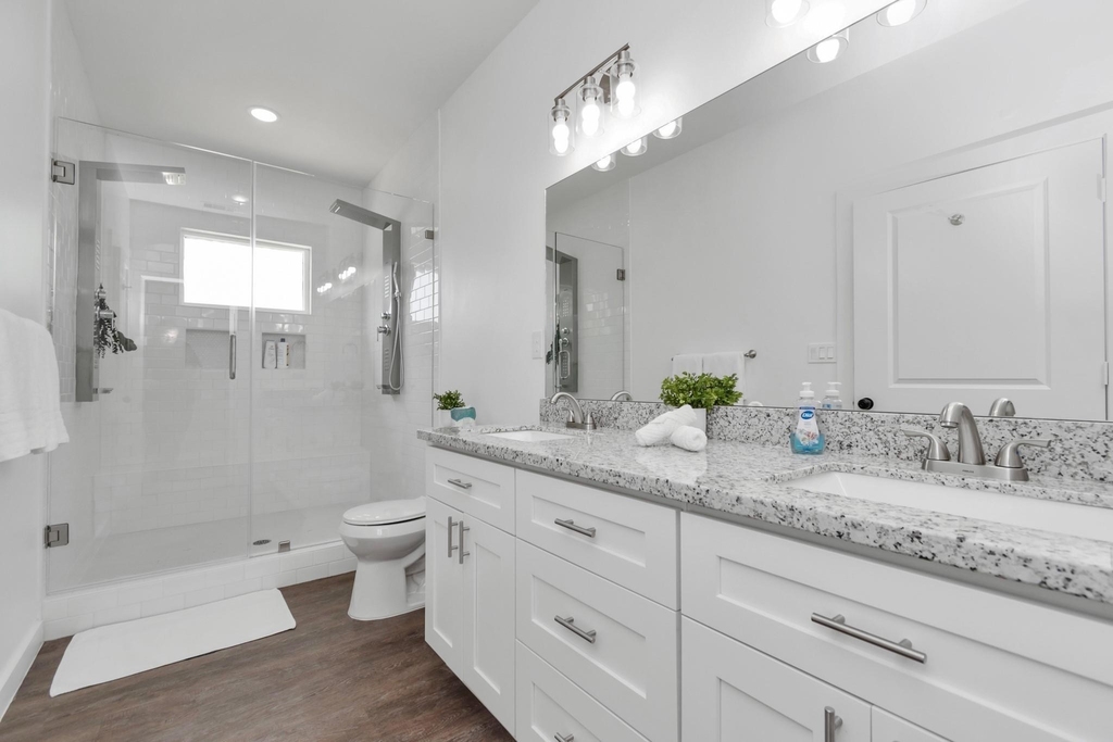 3127 Bolt Street - Photo 2
