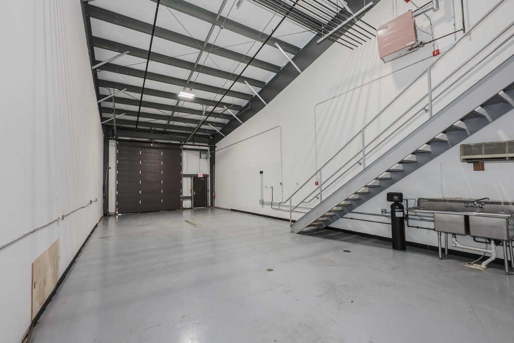 1 Corporate Park - Photo 7