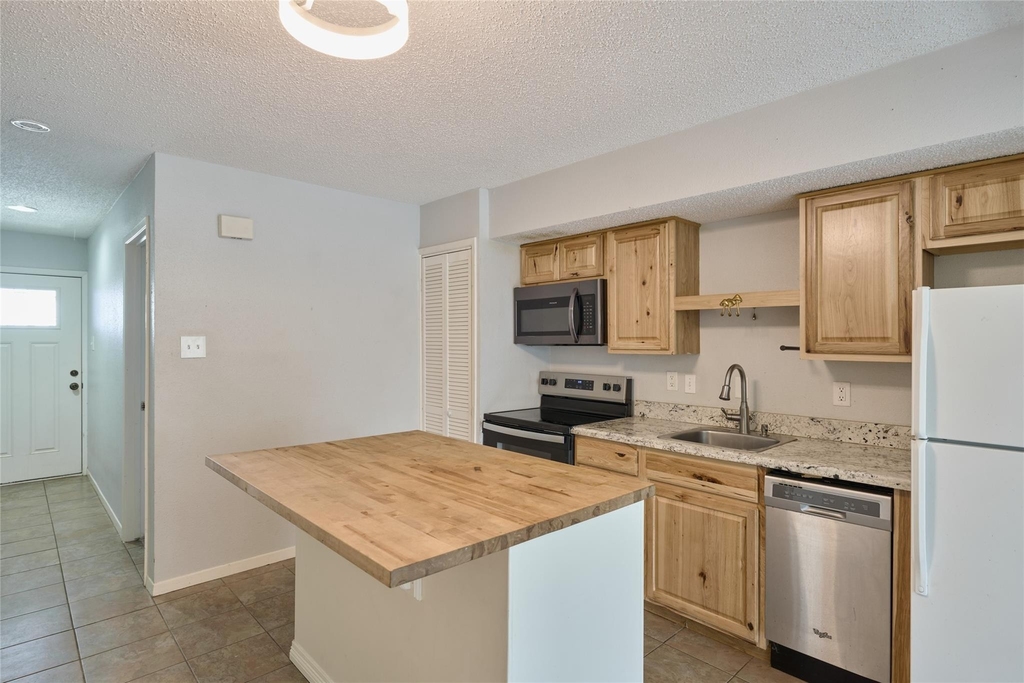 12900 Walden Road - Photo 4