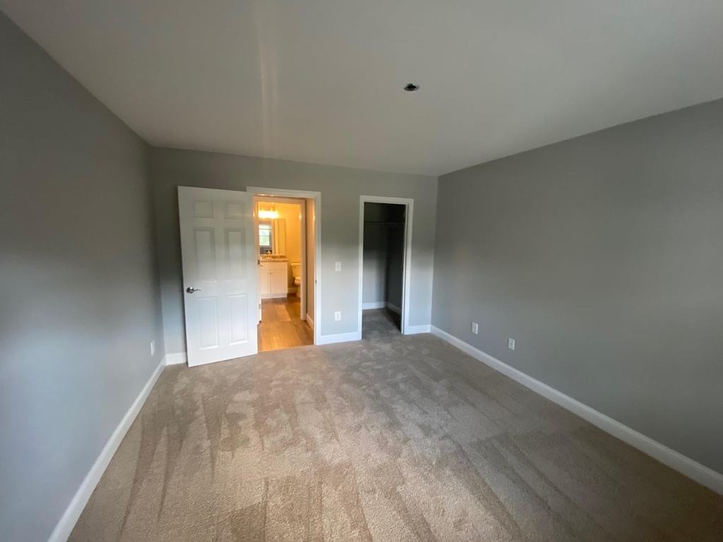 120 Coliseum - Photo 5