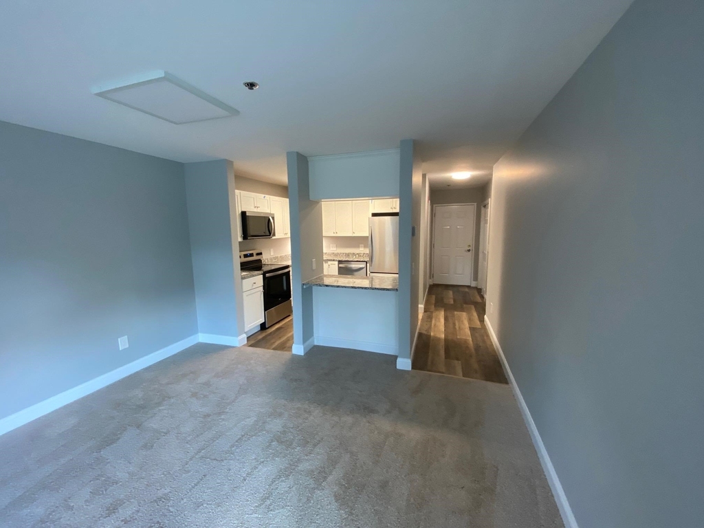 120 Coliseum - Photo 6