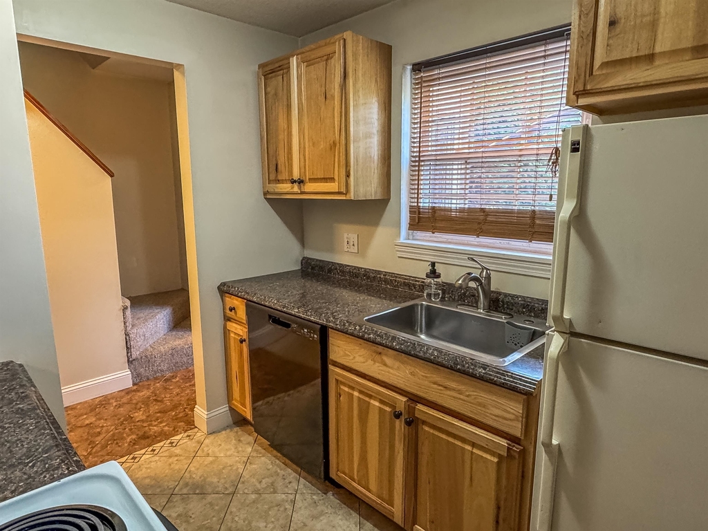 710 Main - Photo 3