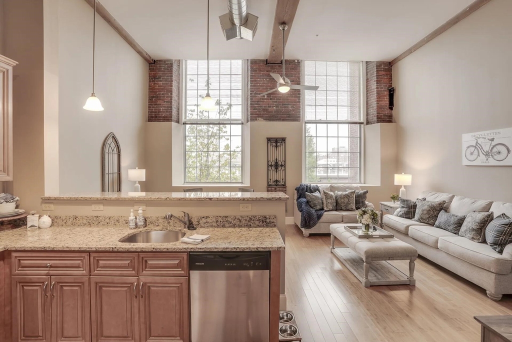 70 Foundry - Photo 6