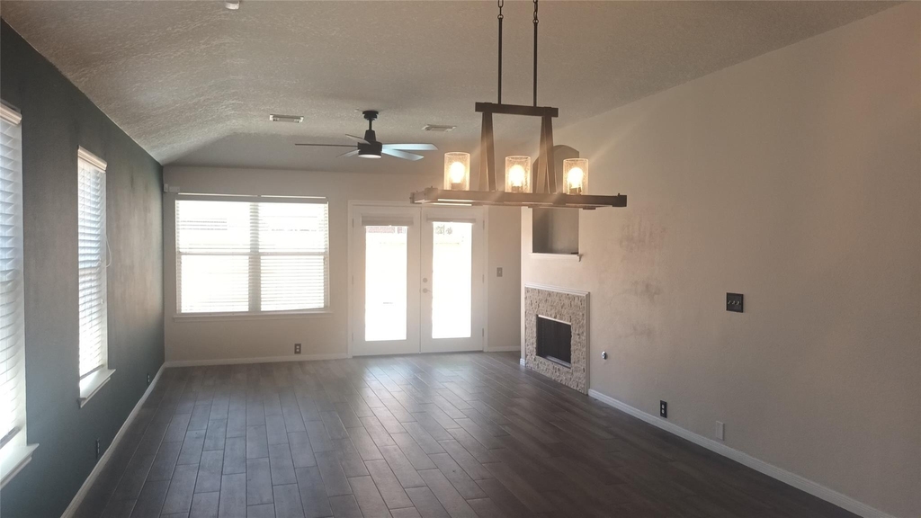 10215 Peridot Cove Cove - Photo 2