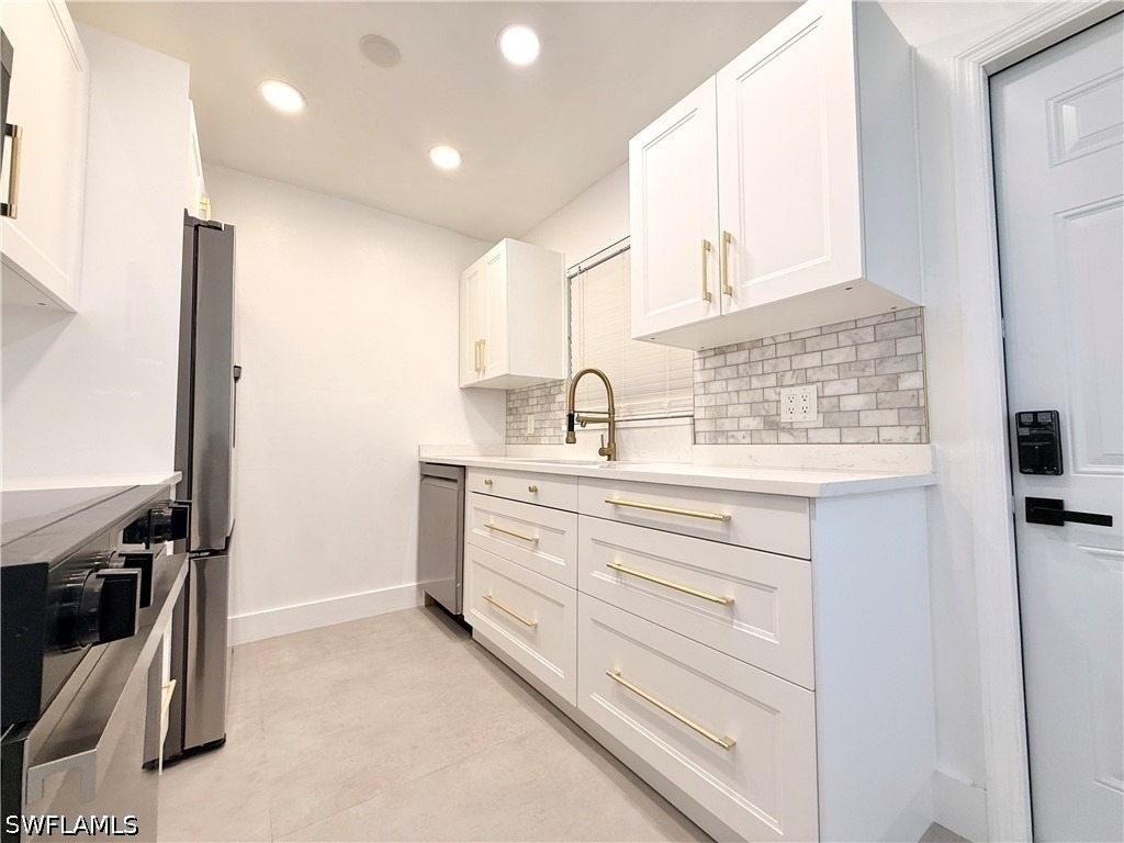 773 105th Ave N - Photo 1