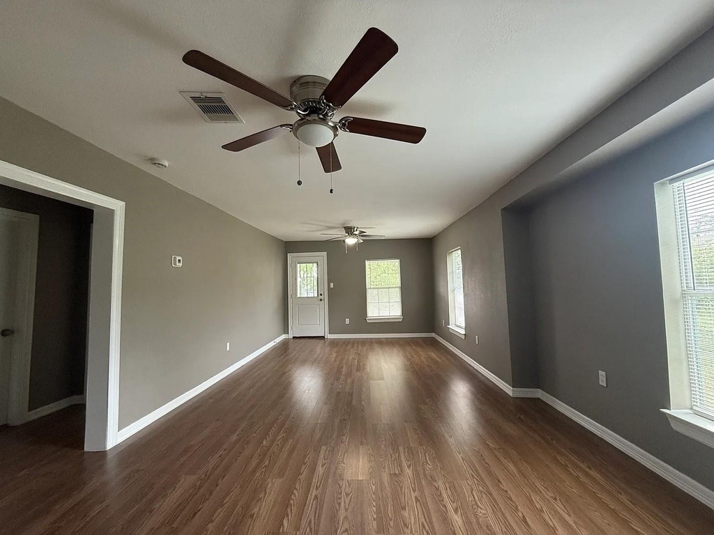 2002 Brackenridge Street - Photo 2