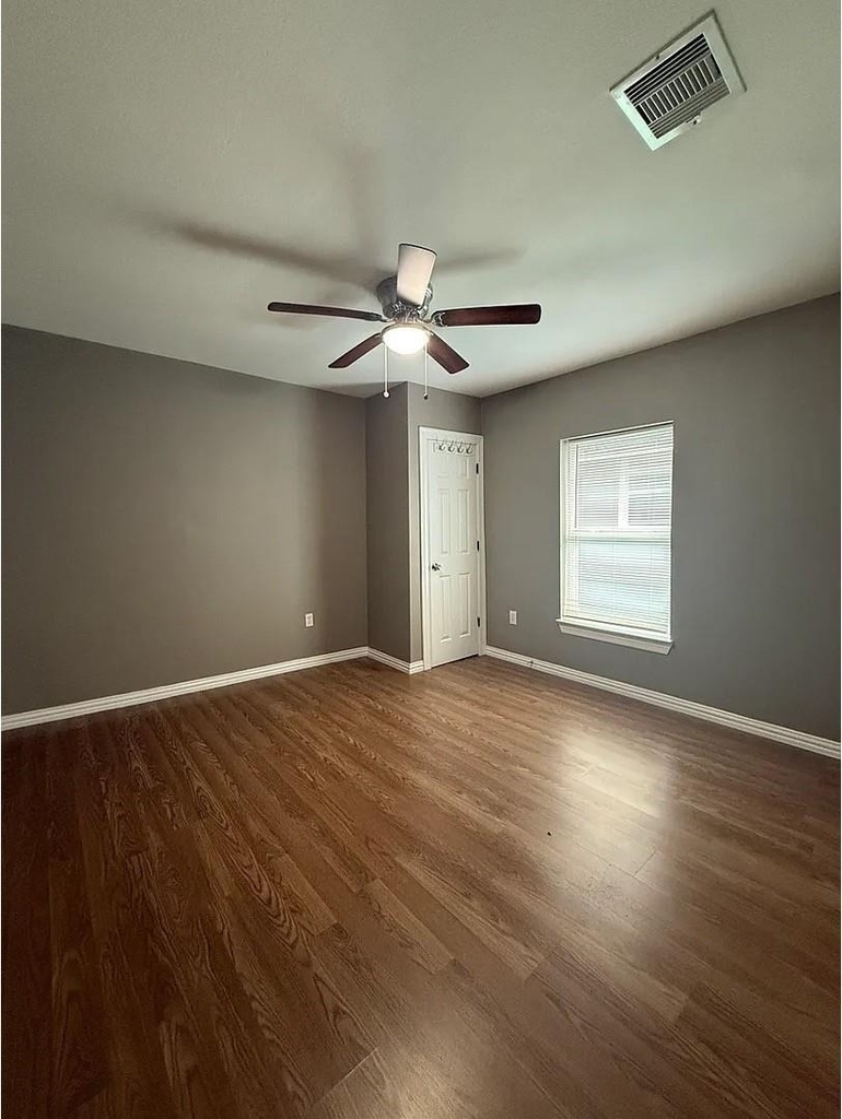 2002 Brackenridge Street - Photo 4