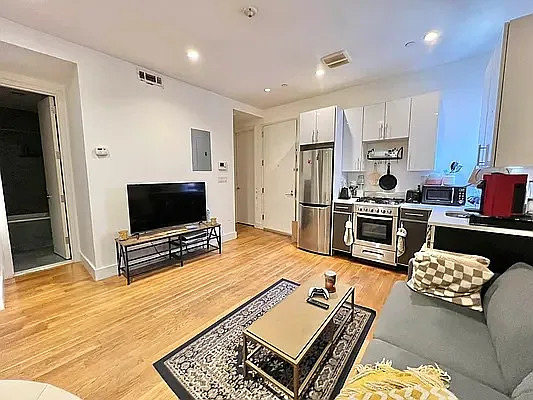 40 Malcolm X Boulevard - Photo 1