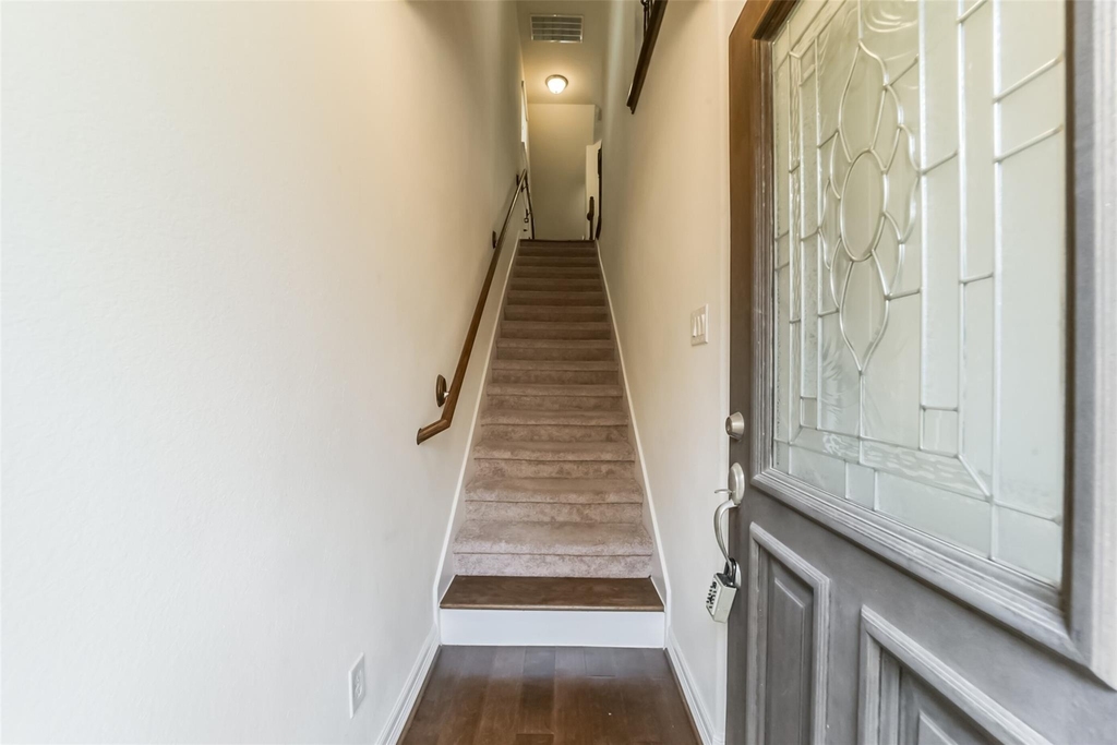1517 Miles Oaks Place - Photo 2
