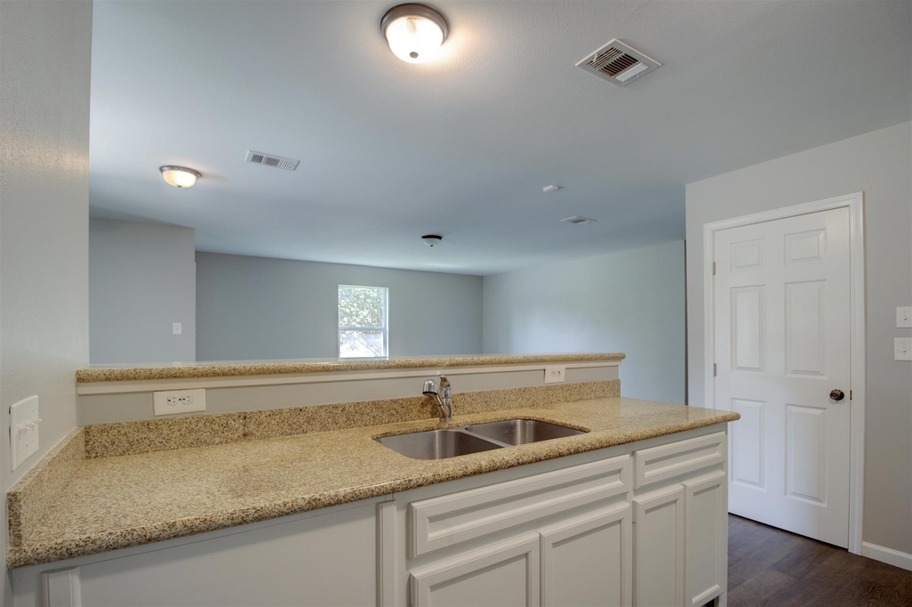 1022 Jeff Street - Photo 9