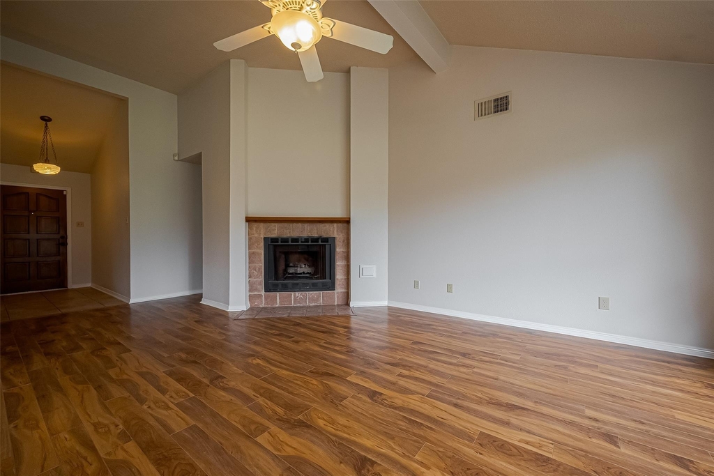 3007 Cloverdale - Photo 3