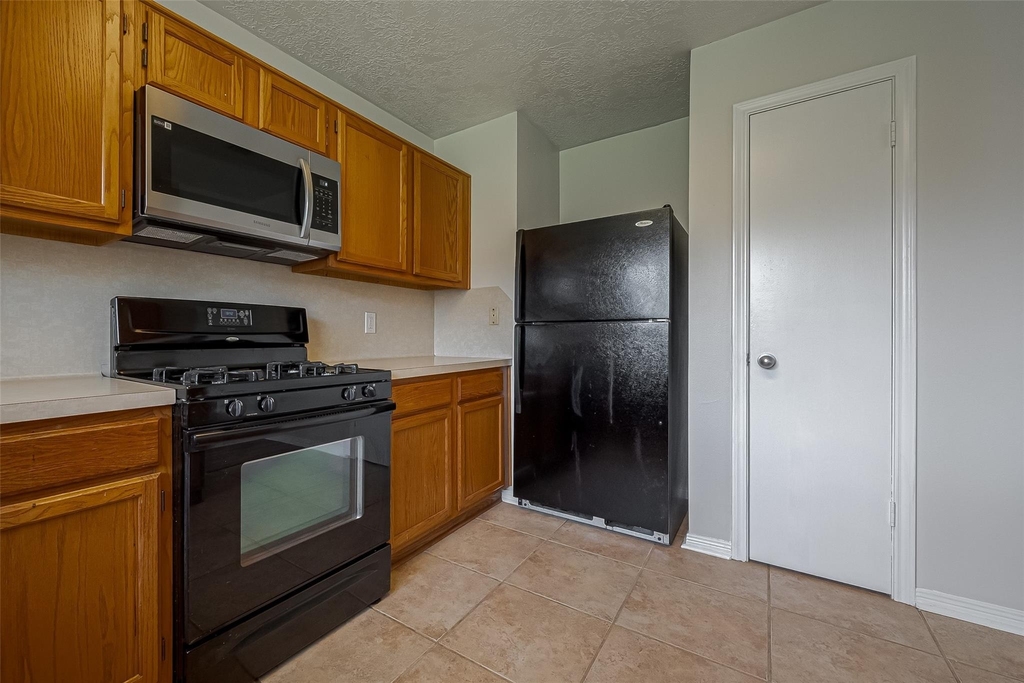 3007 Cloverdale - Photo 6