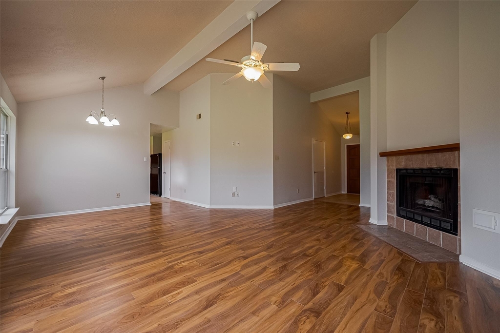 3007 Cloverdale - Photo 2