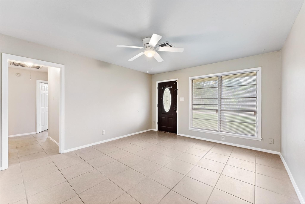 2910 Somerset Avenue - Photo 1