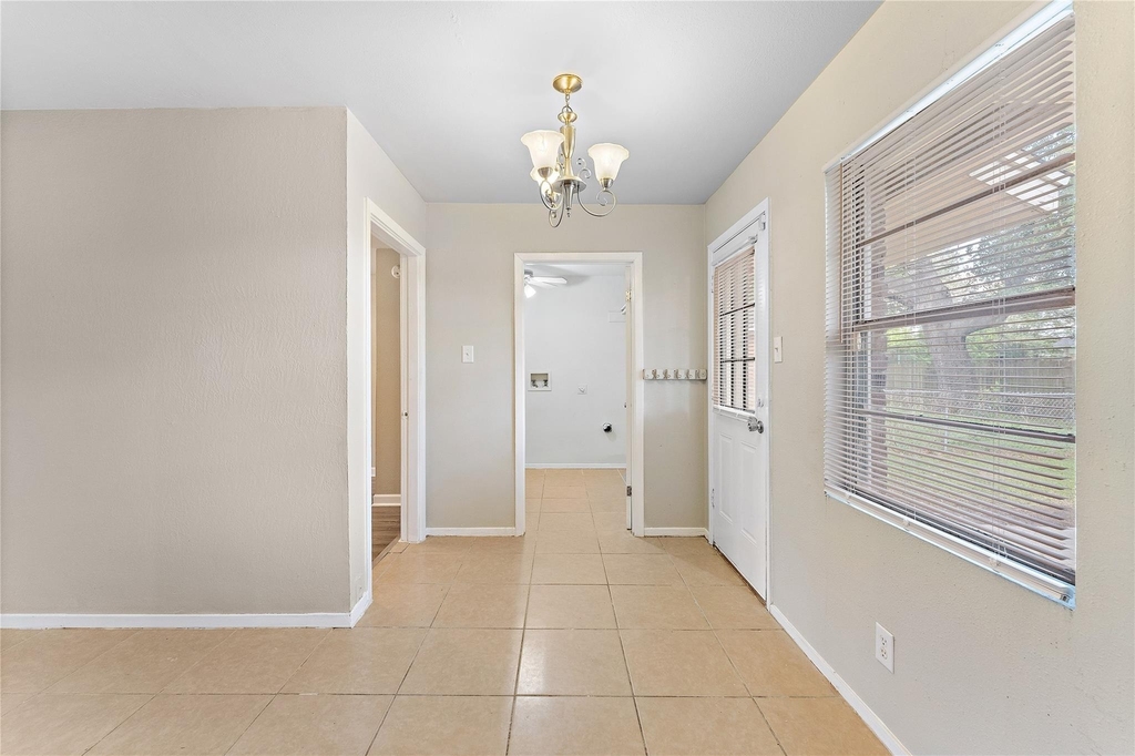 2910 Somerset Avenue - Photo 3