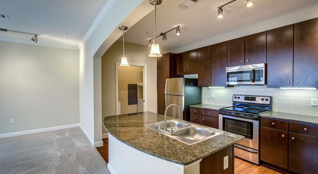 2951 N Loop 336 W - Photo 2