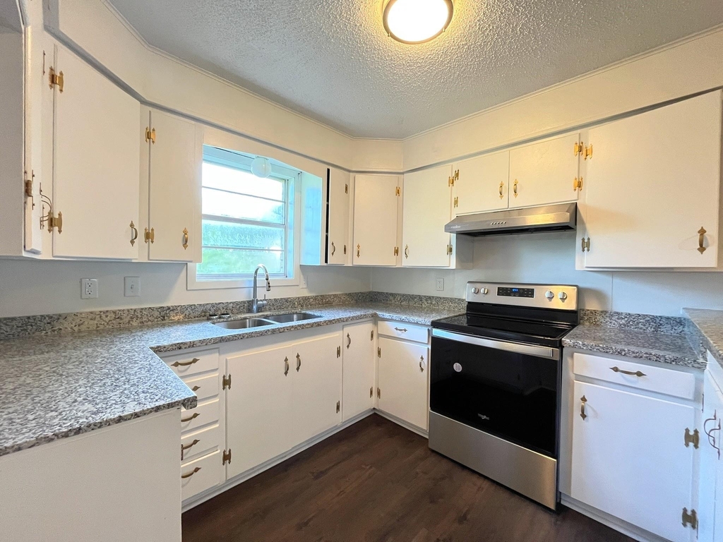 409 La Bradford Drive - Photo 2