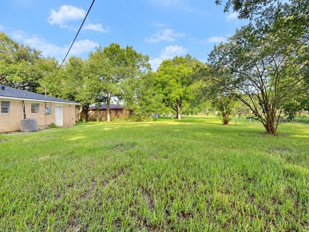409 La Bradford Drive - Photo 20