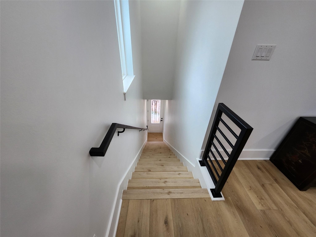 207 Carl Street - Photo 18