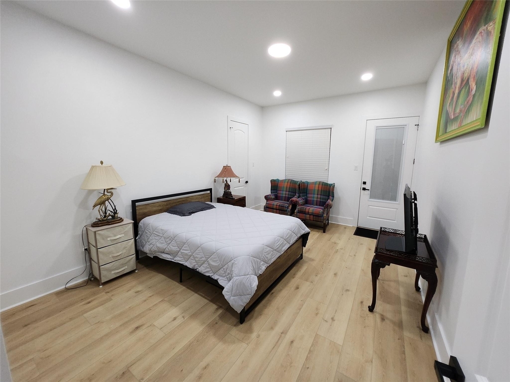 207 Carl Street - Photo 4