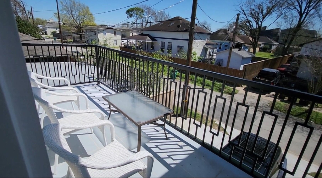 207 Carl Street - Photo 2