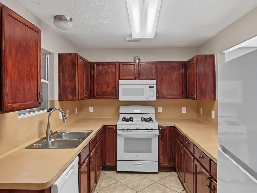 19323 Cypress Peak Lane - Photo 8