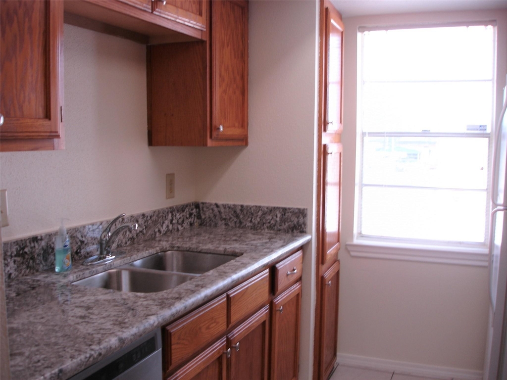 14333 Memorial Drive - Photo 8