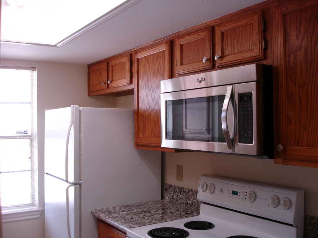 14333 Memorial Drive - Photo 7