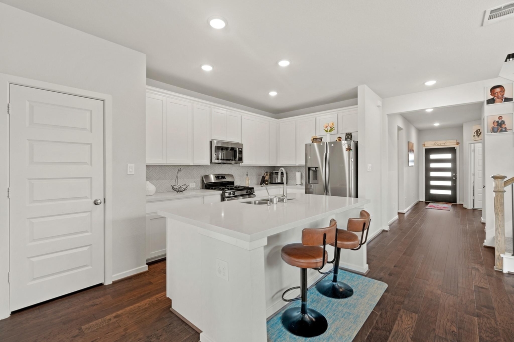 7843 Wyndham Harbor Court - Photo 8