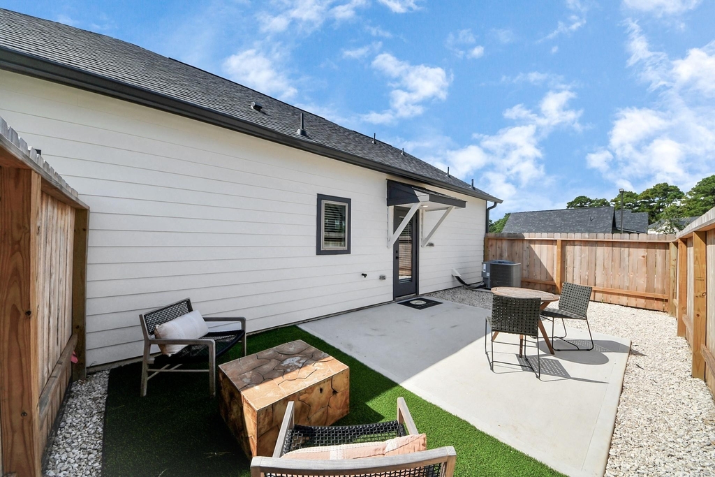 7711 Longmire Road - Photo 4