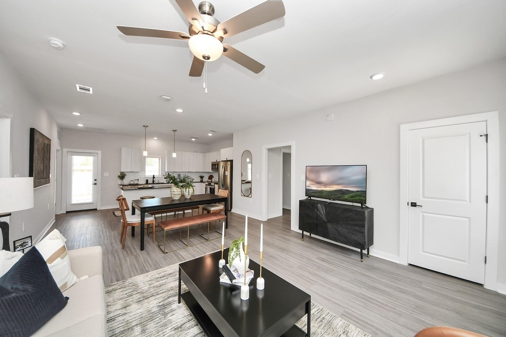 7711 Longmire Road - Photo 7