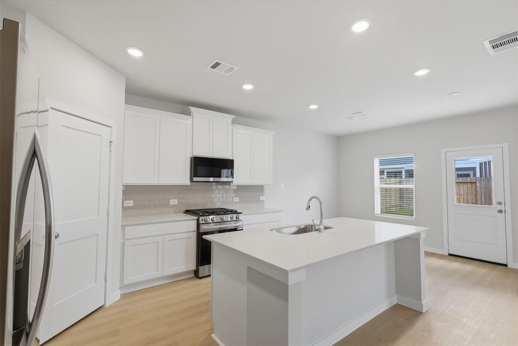 7757 Bergamot Cir - Photo 7
