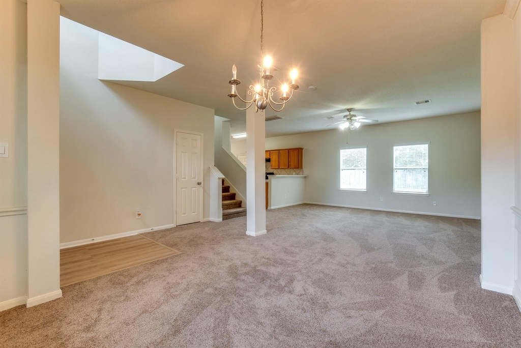 6702 Albion Cresent Drive - Photo 32