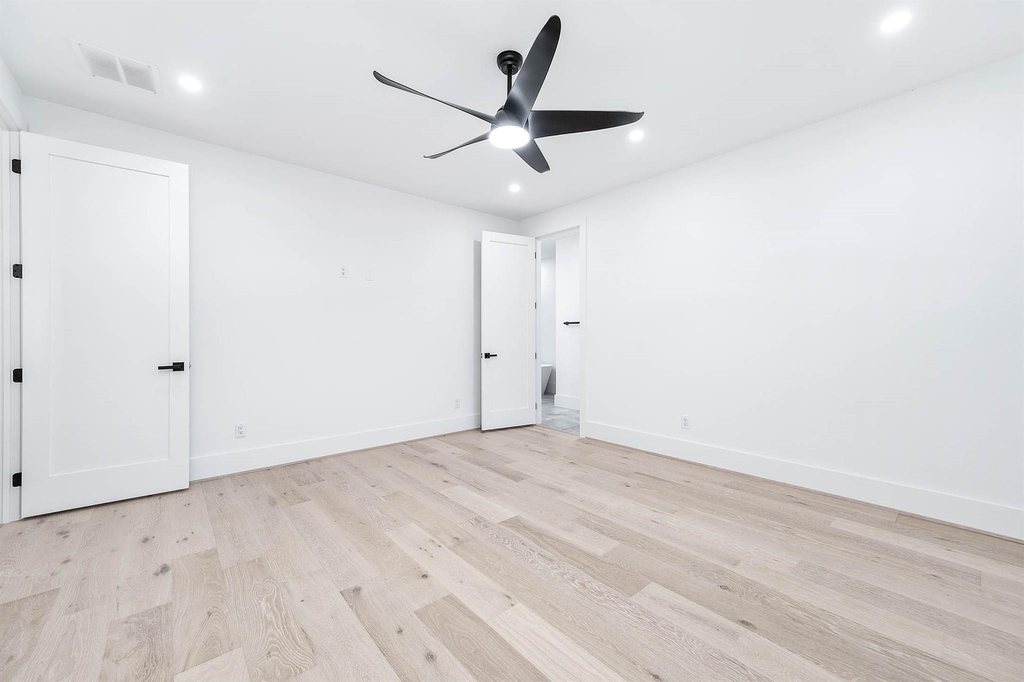 319 N Nagle Street - Photo 34