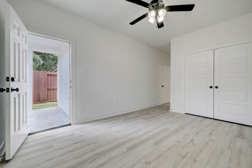 4002 Elmwood Street - Photo 7
