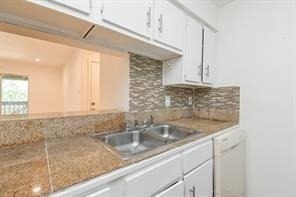 7200 Clarewood Drive - Photo 4